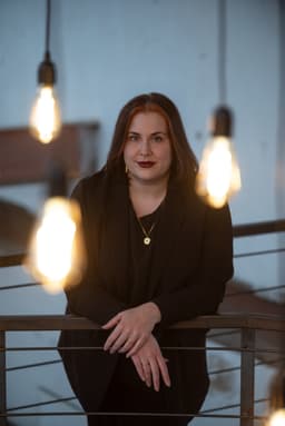 Portrait: Laura Kneidl